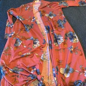 LuLaRoe Tops - LulaRoe floral Sarah LuLaRoe Tops - LulaRoe floral Sarah